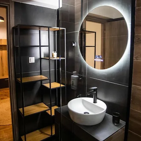 Cozy 1-bedroom Renovated At The Center Larissa
